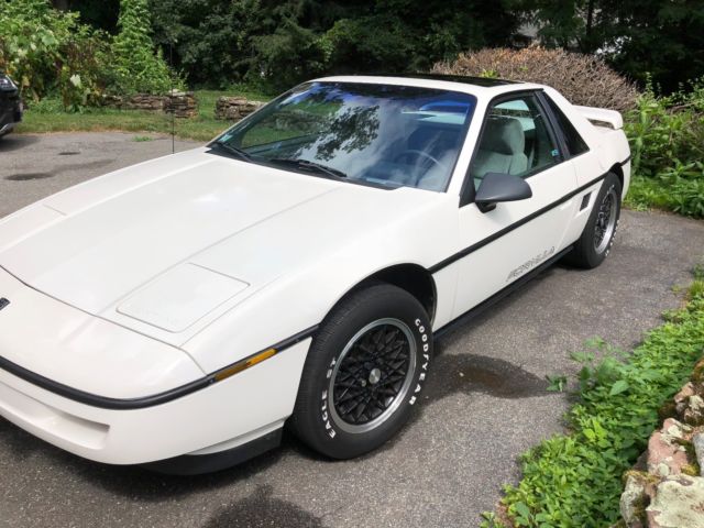 1988 Pontiac Fiero Formula - photo 2