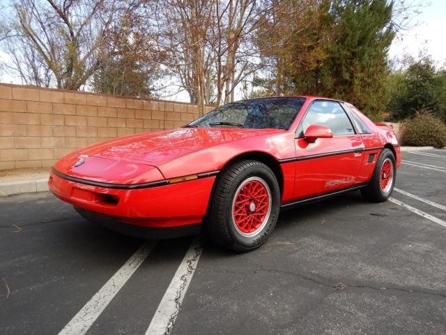 1988 Pontiac Fiero Formula 2dr Coupe