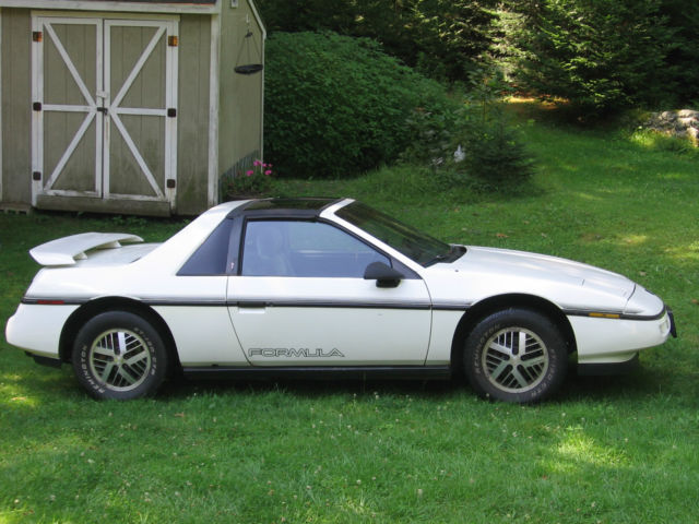 1988 Pontiac Fiero Formula RARE T-Top edition automatic V-6 owned since 1992 1988 Pontiac Fiero