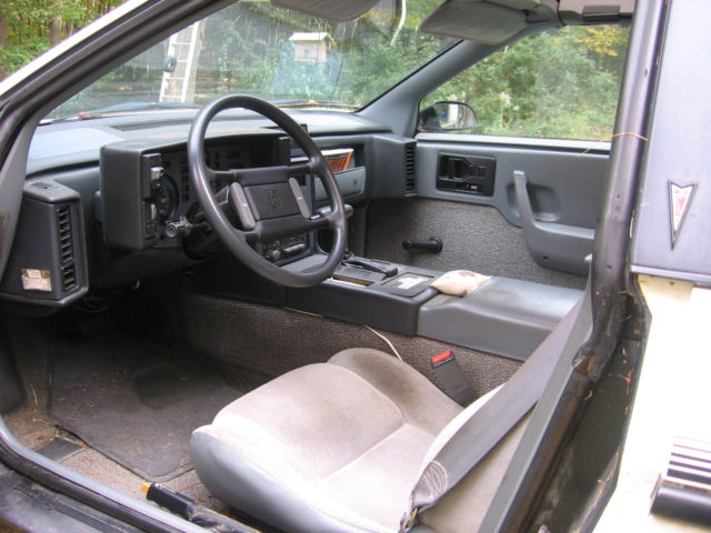 1988 Pontiac Fiero - photo 2