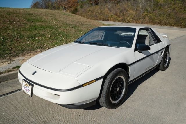 1988 Pontiac Fiero Formula Free Shipping Until January 1 - photo 3