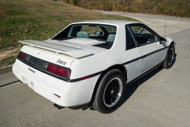 1988 Pontiac Fiero Formula Free Shipping Until January 1 - photo 9