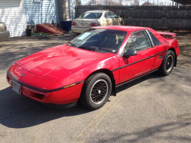 1988 Pontiac Fiero - photo 2