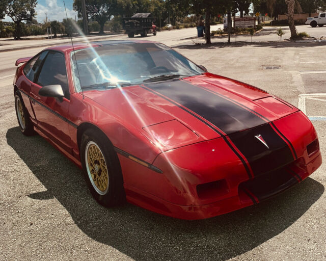 1988 PONTIAC FIERO GT 2.8 V6 1988 Pontiac Fiero GT