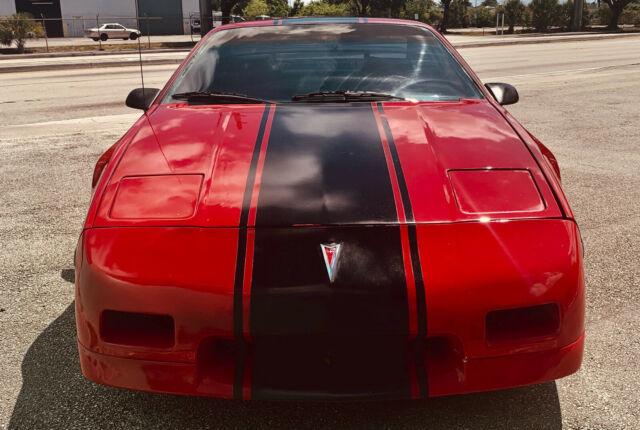 1988 Pontiac Fiero GT - photo 2
