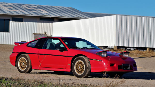 1988 Pontiac Fiero GT - photo 2
