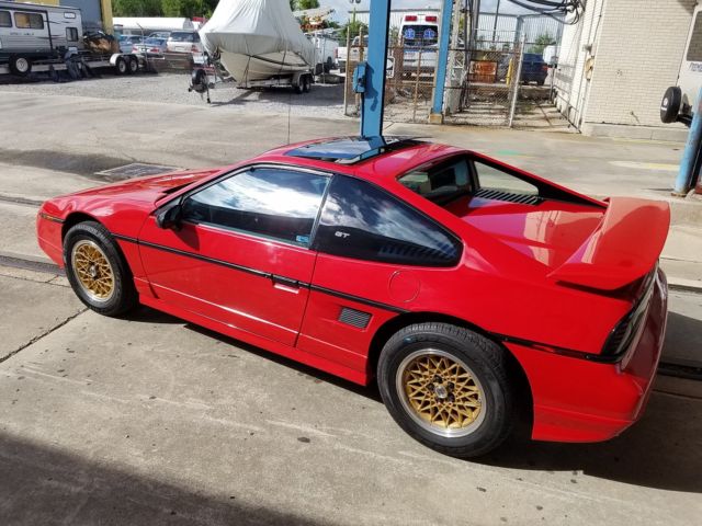 1988 Pontiac Fiero - photo 4