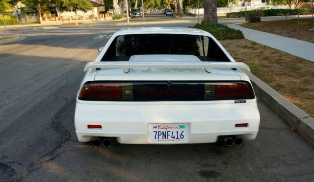 1988 Pontiac Fiero GT - photo 2