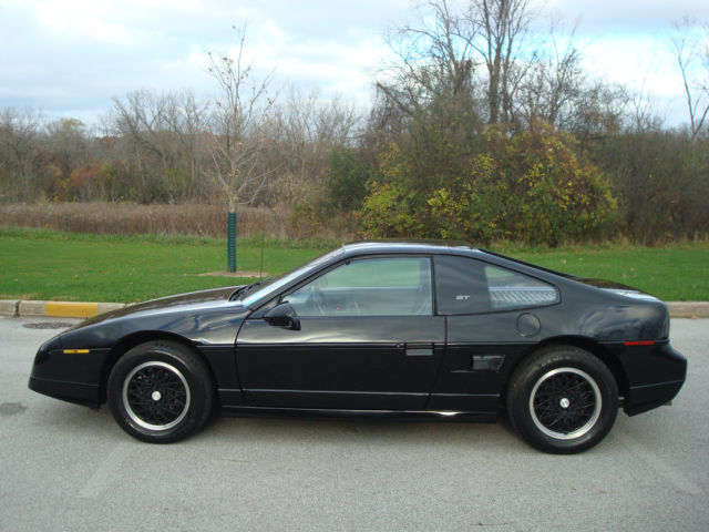 1988 Pontiac Fiero 2 Door Coupe