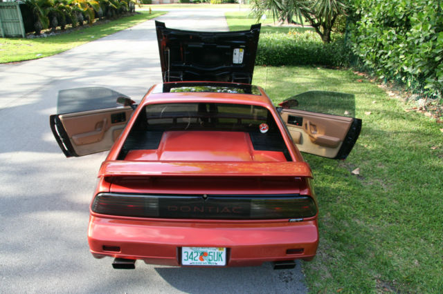 1988 Pontiac Fiero GT Coupe 2-Door - photo 5