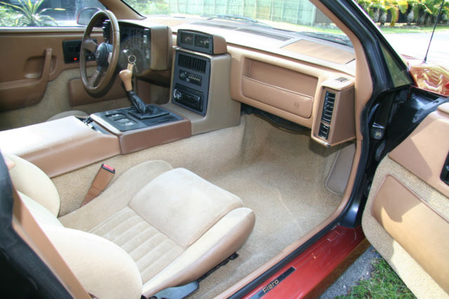 1988 Pontiac Fiero GT Coupe 2-Door - photo 9