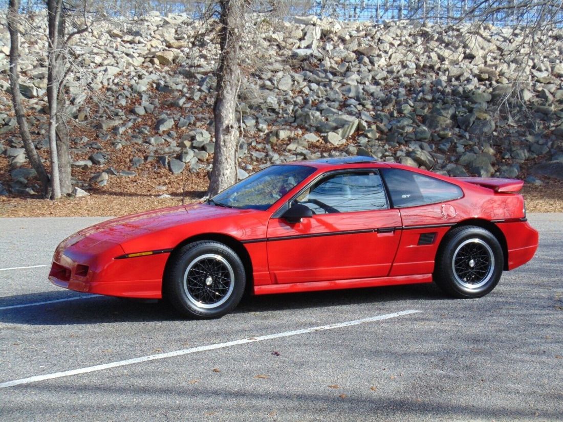 1988 Pontiac Fiero - photo 5