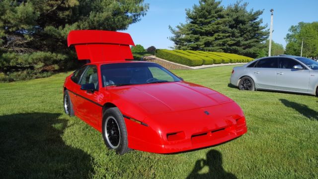 1988 Pontiac Fiero GT - photo 2