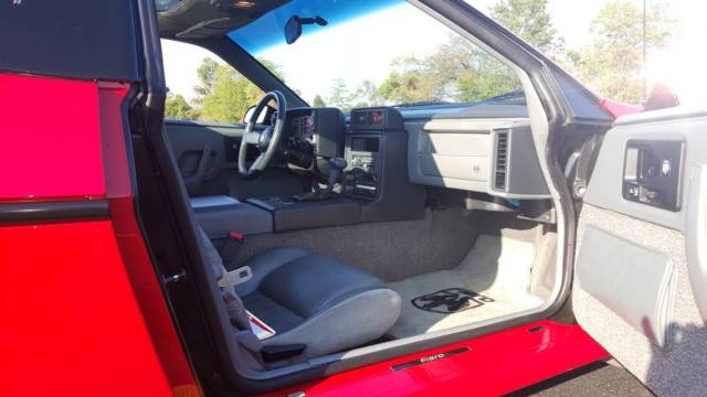 1988 Pontiac Fiero GT - photo 4