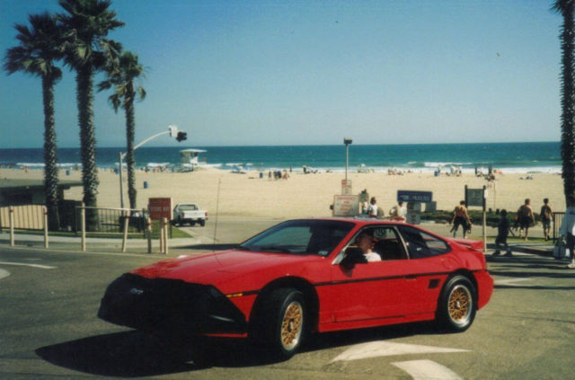 1988 Pontiac Fiero - photo 3