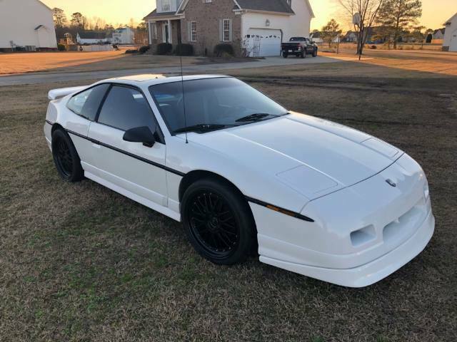 1988 Pontiac Fiero GT - photo 2