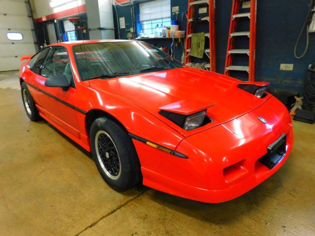 1988 Pontiac Fiero GT T1272153 1988 Pontiac Fiero