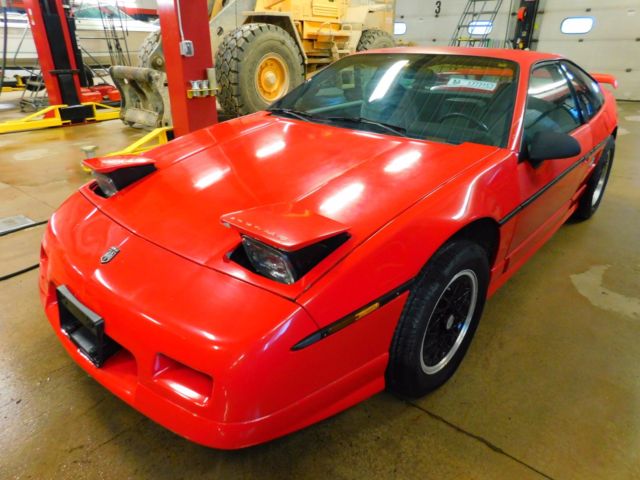 1988 Pontiac Fiero - photo 2