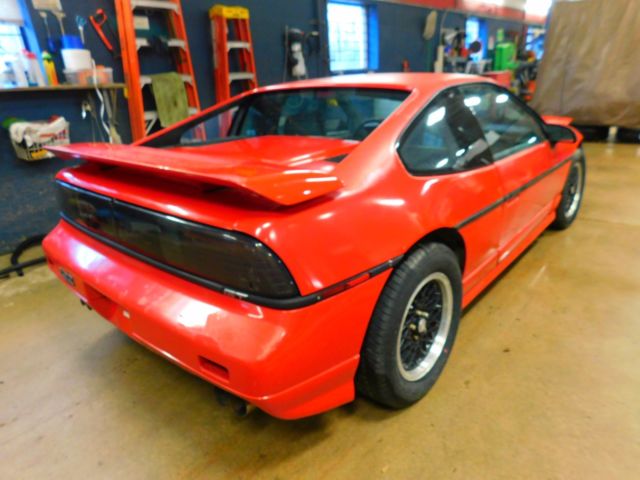 1988 Pontiac Fiero - photo 3