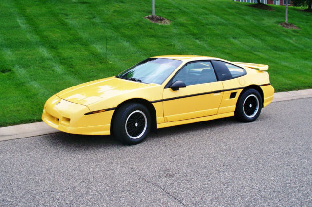 1988 Pontiac Fiero GT V6 Automatic 32k miles. 1of 241 Yellow GT's Beautiful! 1988 Pontiac Fiero GT