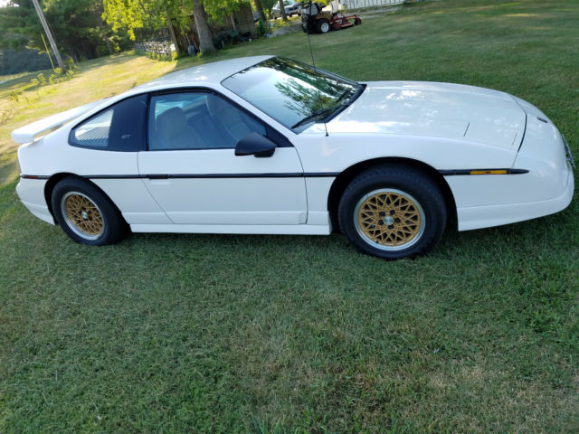 1988 Pontiac Fiero - photo 5