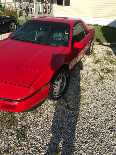 1988 Pontiac Fiero - photo 3