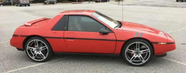 1988 Pontiac Fiero base - photo 2