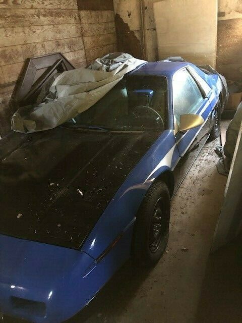 1988 Pontiac Fiero SE