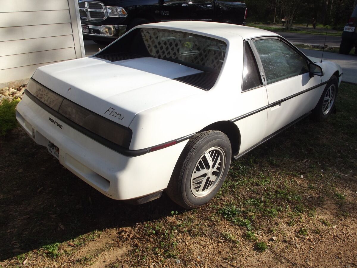 1988 Pontiac Fiero - photo 6