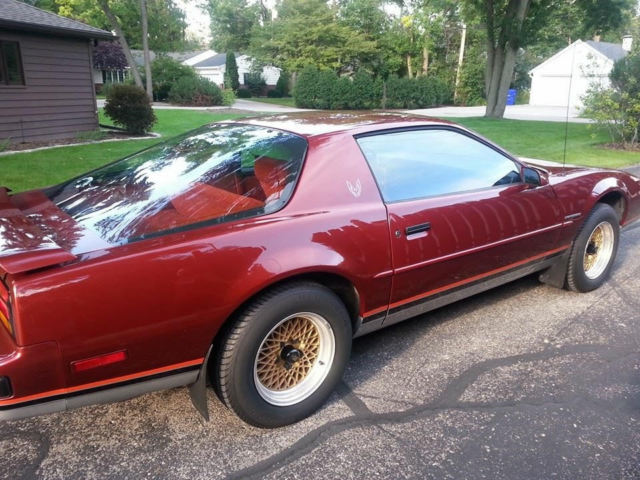 1988 Pontiac Firebird Hatchback 2DR - photo 2