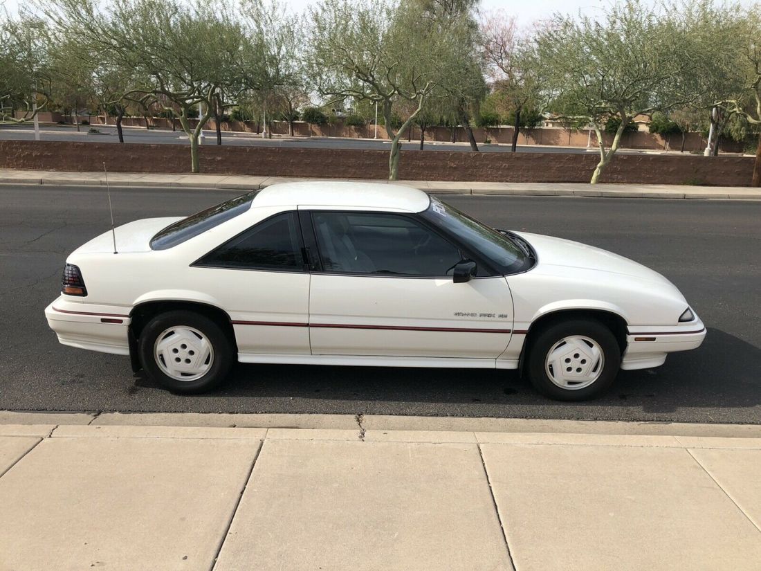 1988 Pontiac Grand Prix Coupe White FWD Automatic SE 1988 Pontiac Grand Prix SE