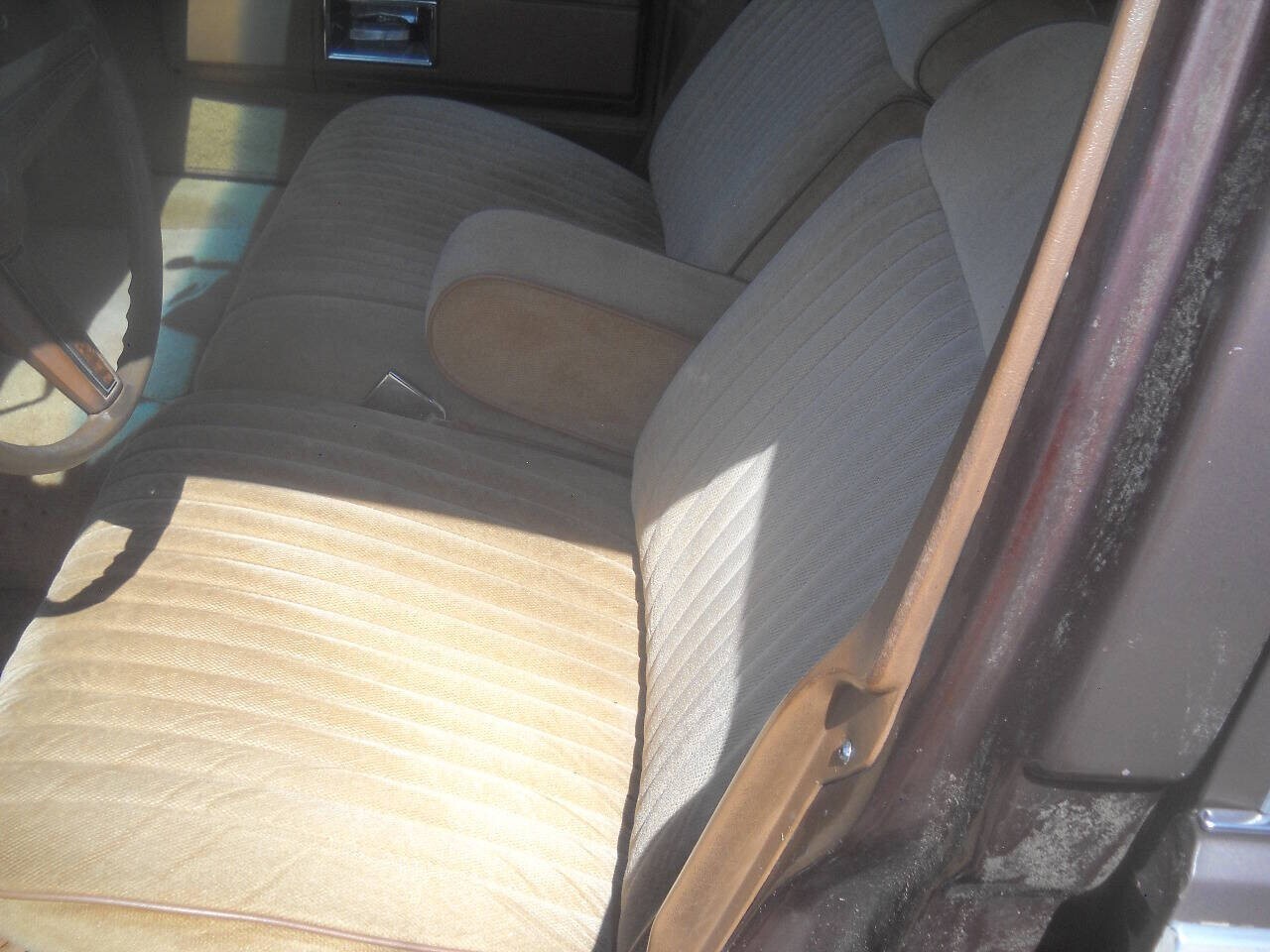 1988 Pontiac Safari Base 4dr Wagon - photo 12