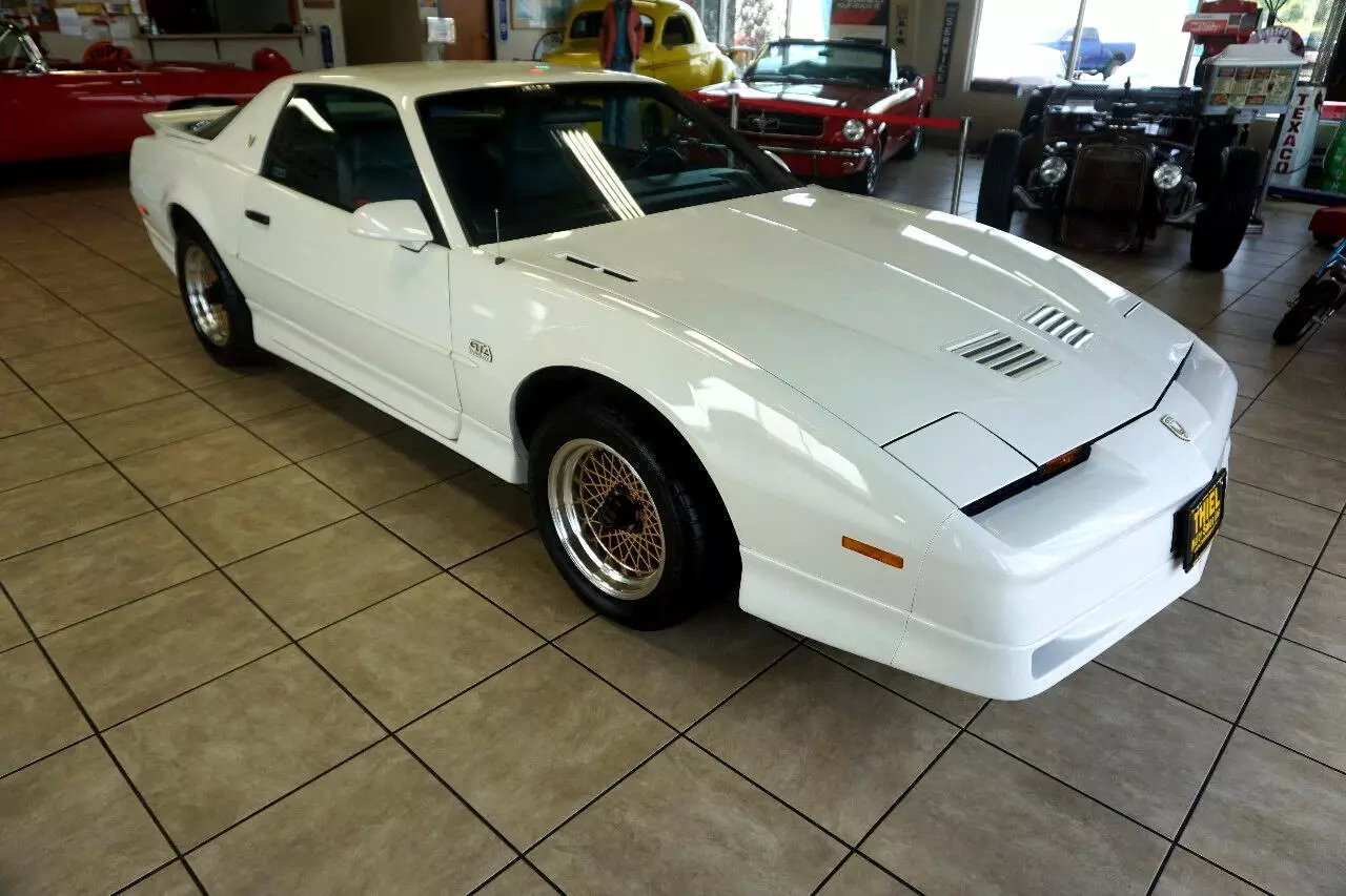 1988 Pontiac Trans Am GTA Hatchback - photo 12