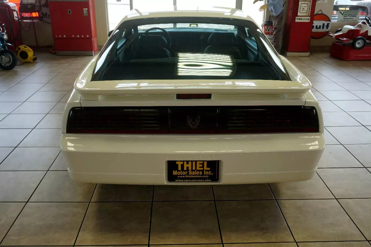1988 Pontiac Trans Am GTA Hatchback - photo 7