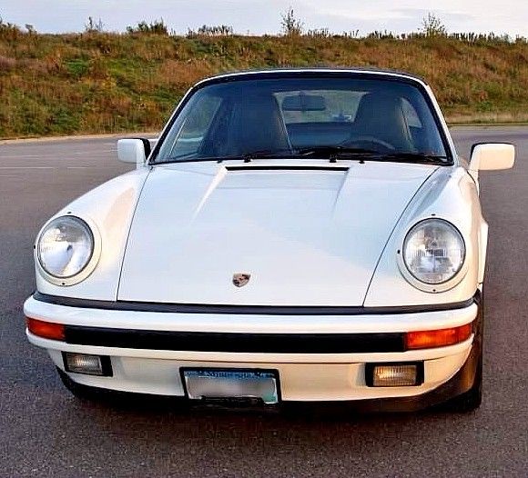 1988 PORSCHE 911 CARRERA WHITE ON BLUE HIGHLY OPTIONED LOW MILEAGE EXCELLENT 1988 Porsche 911 CARRERA STUNNING COLOR COMBO EXCELLENT MUST SEE