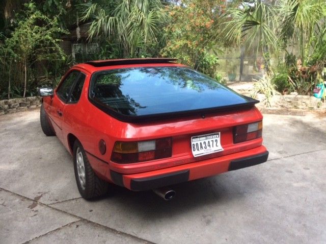1987 Porsche 924 S model - photo 4