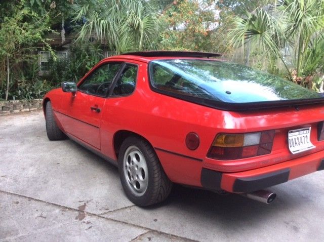 1987 Porsche 924 S model - photo 5