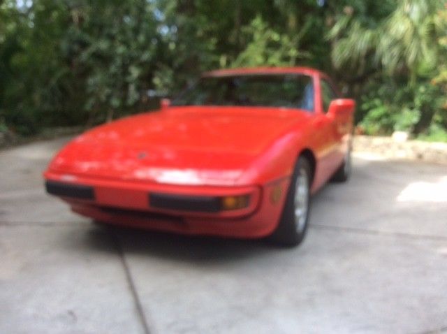 1987 Porsche 924 S model - photo 8