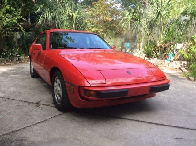 1987 Porsche 924 S model - photo 9