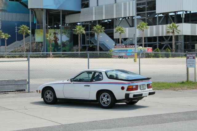 1988 Porsche 924S Brumos 1 of 2 Rare and Collectible 5-Speed 1988 Porsche 924