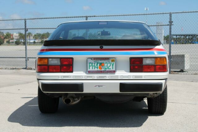 1988 Porsche 924 - photo 3