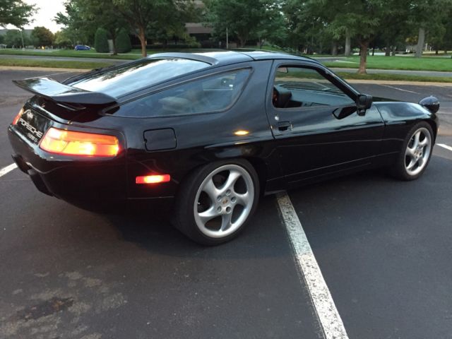 1988 Porsche 928 S4 - photo 3