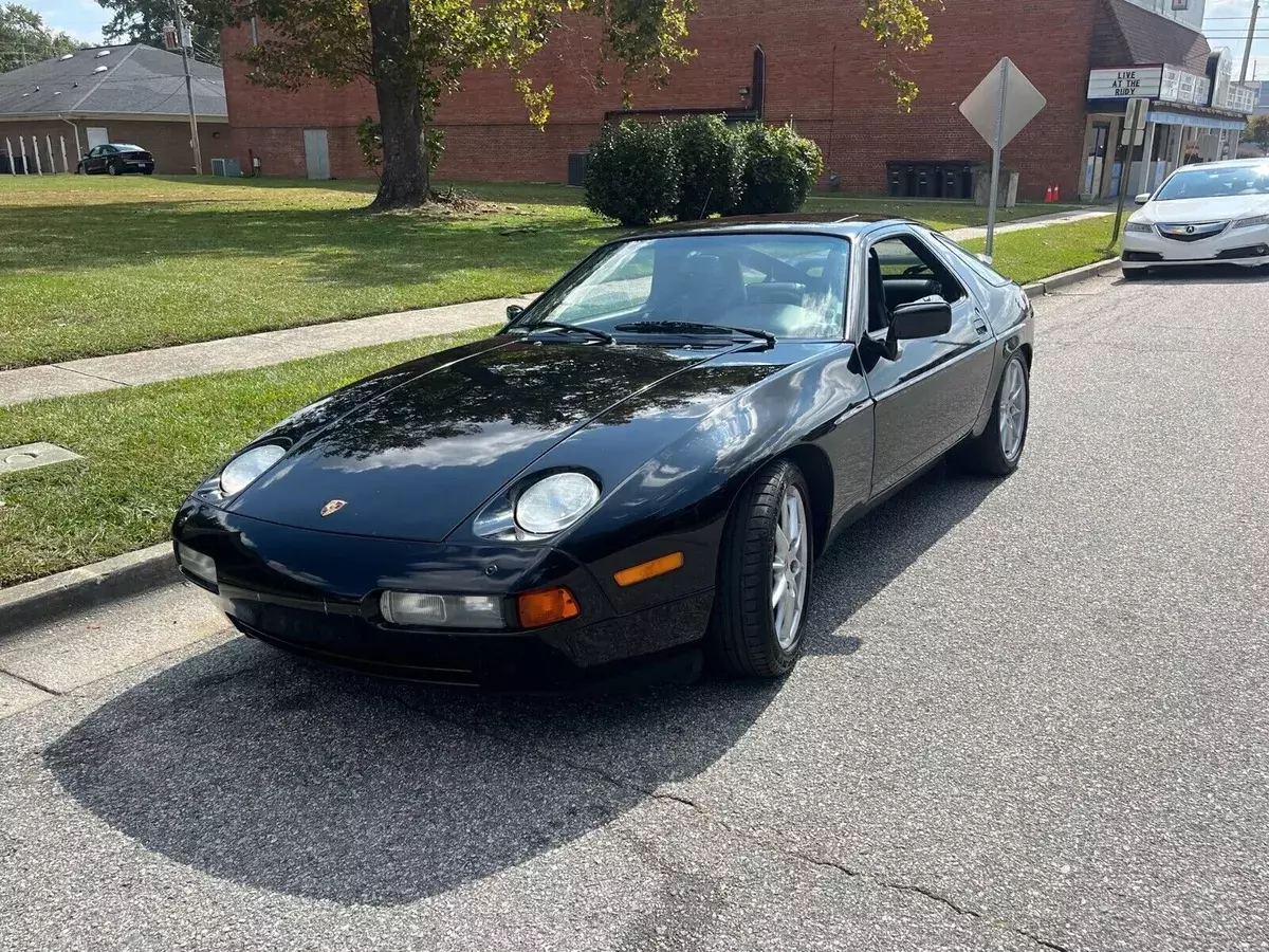 1988 Porsche 928 Black S-4 1988 Porsche 928 S-4