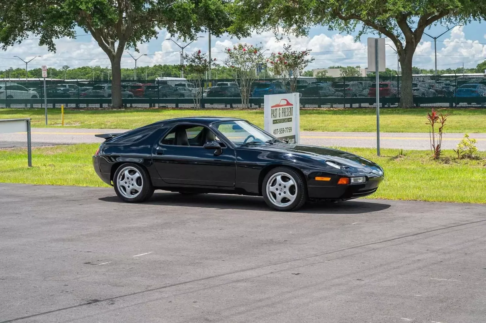 1988 Porsche 928 Black on Black – Rebuilt Engine – Runs and Drives - photo 7