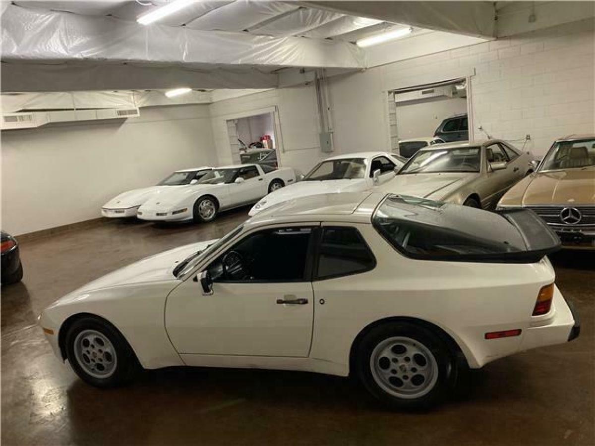 1988 Porsche 944, 1 Owner, 52k miles, Dry Climate No Rust 1988 Porsche 944 944