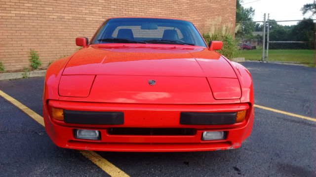 1988 Porsche 944 Base Coupe 2-Door 2.5L 1988 Porsche 944