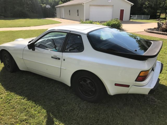 1988 Porsche 944 Base Coupe 2-Door - photo 4