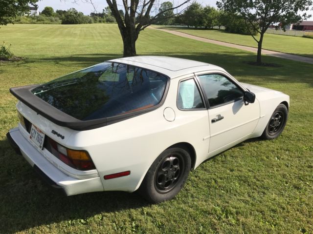 1988 Porsche 944 Base Coupe 2-Door - photo 5