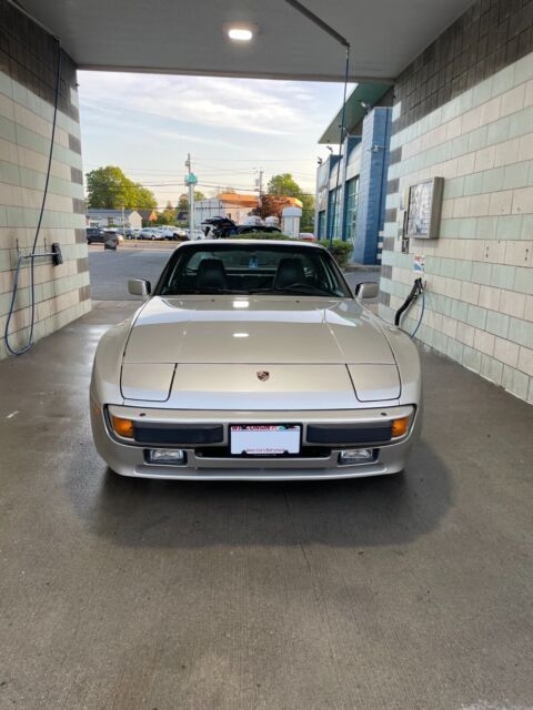 1988 Porsche 944S Coupe 2-Door 2.5L 1988 Porsche 944 S