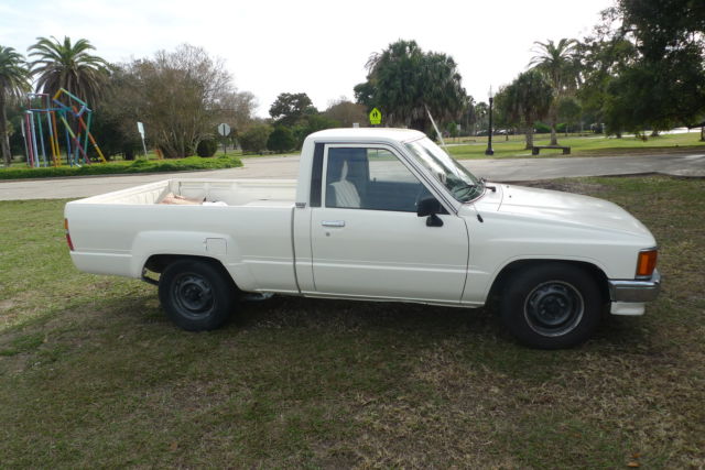 1988 Toyota Tacoma pick-up - photo 3